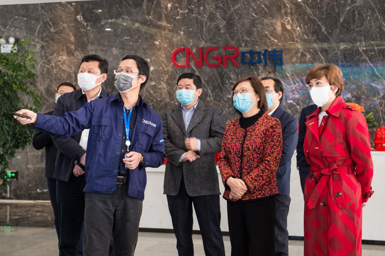湖南省委常委、常務(wù)副省長謝建輝赴中偉視察復(fù)工復(fù)產(chǎn)工作